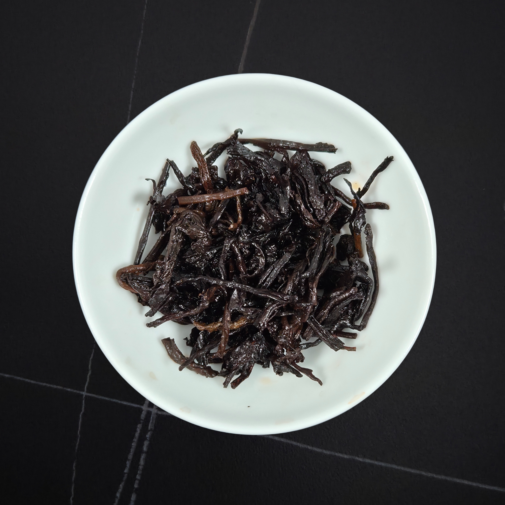 Close-up of China Zi Cha 2012 shu pu’er leaves
