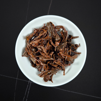 Close-up of Taiwan Sun Moon Lake black tea leaves